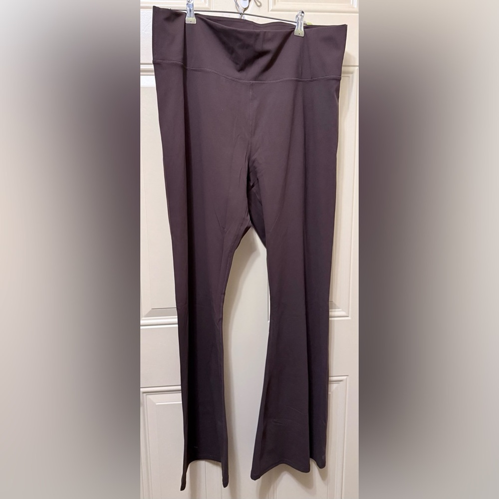 Yitty Brown Flared Yoga Pants Size 3X NWOT